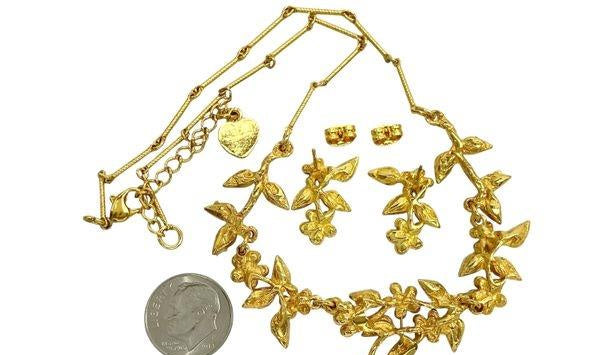 Yoni Z Black & White Crystal Flower Necklace Set