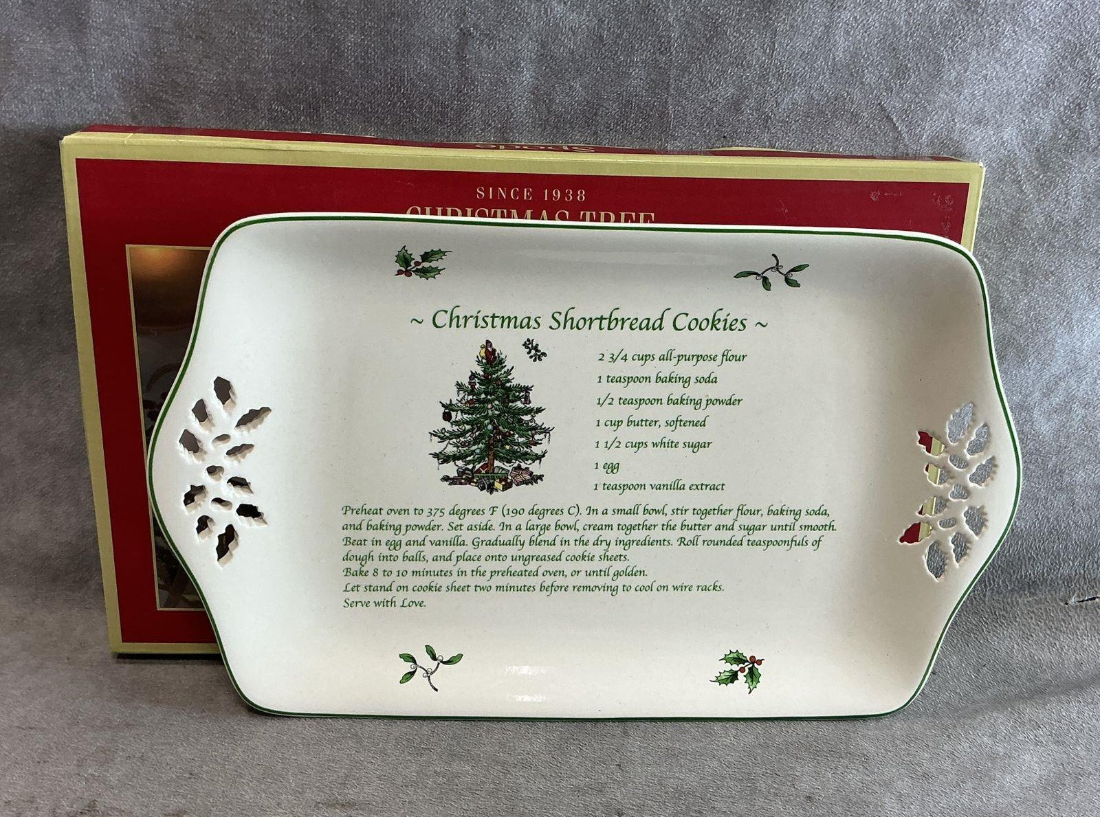 Spode Christmas Tree Pierced 12-Inch Shortbread Recipe Tray with Original Box