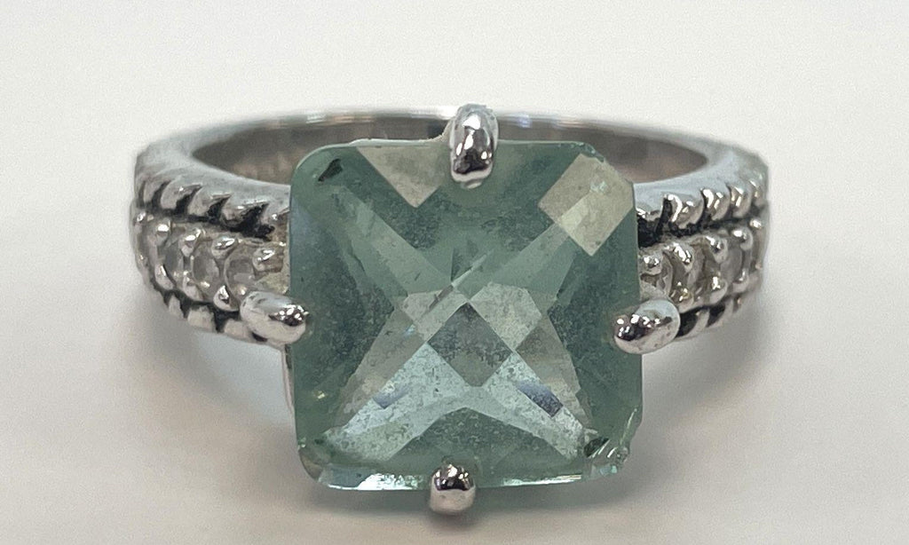 Silver Tone Lia Sophia Blue Glass Stone Ring 6.1g