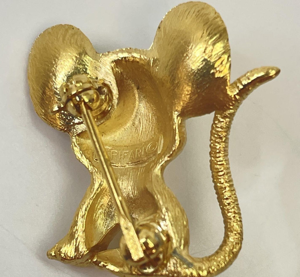 Vintage Crown Trifari Gold Tone Textured Mouse Brooch 5.4g