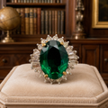 Vintage Green Rhinestone Cocktail Ring Gold Electroplate 9.2g