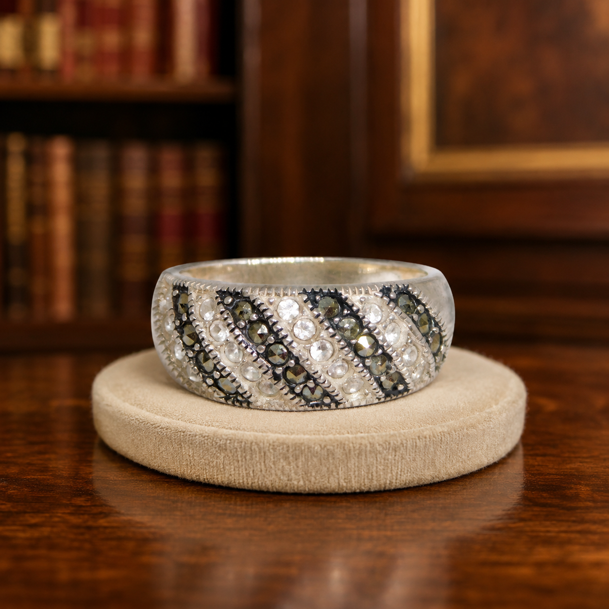 Vintage 925 Sterling Marcasite Stones Simulated Diamond Ring 4.07g