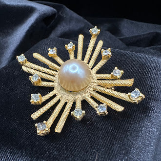 Dalsheim Signed Sunburst Starburst Brooch Simulated Pearl Center Crystal Tips Gold Tone