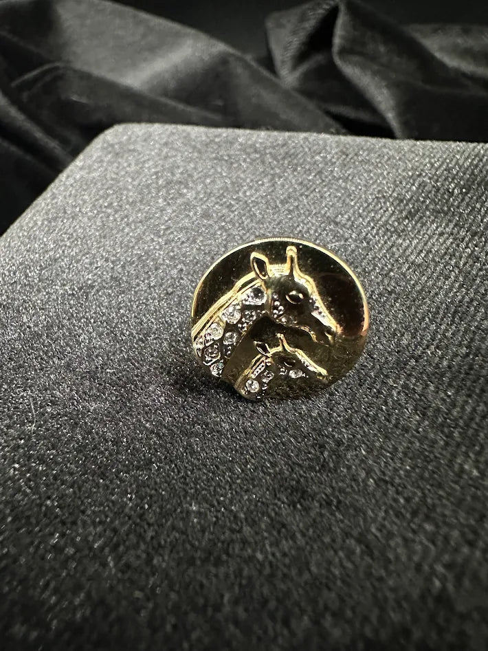 Swarovski Crystal Giraffe Lapel Pin Gold Tone Rhinestone Animal Tie Tack Safari Jewelry
