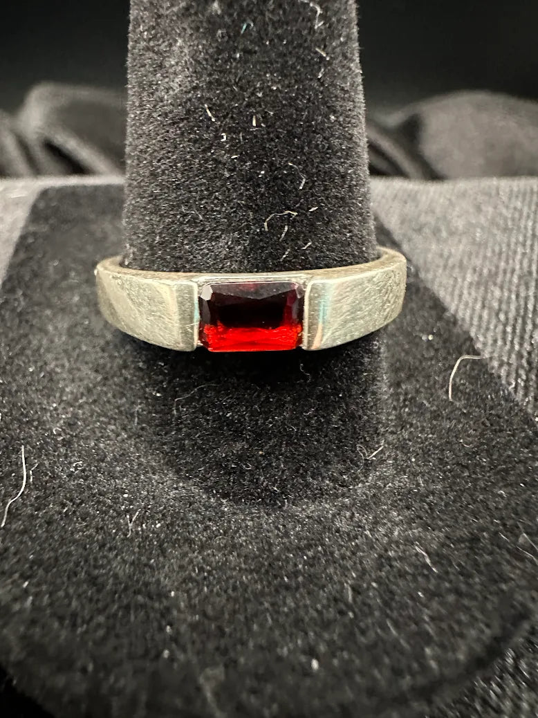 Vintage 925 Sterling Silver Ring Red Accent Modernist Band Size 8.75 Minimalist Statement Jewelry