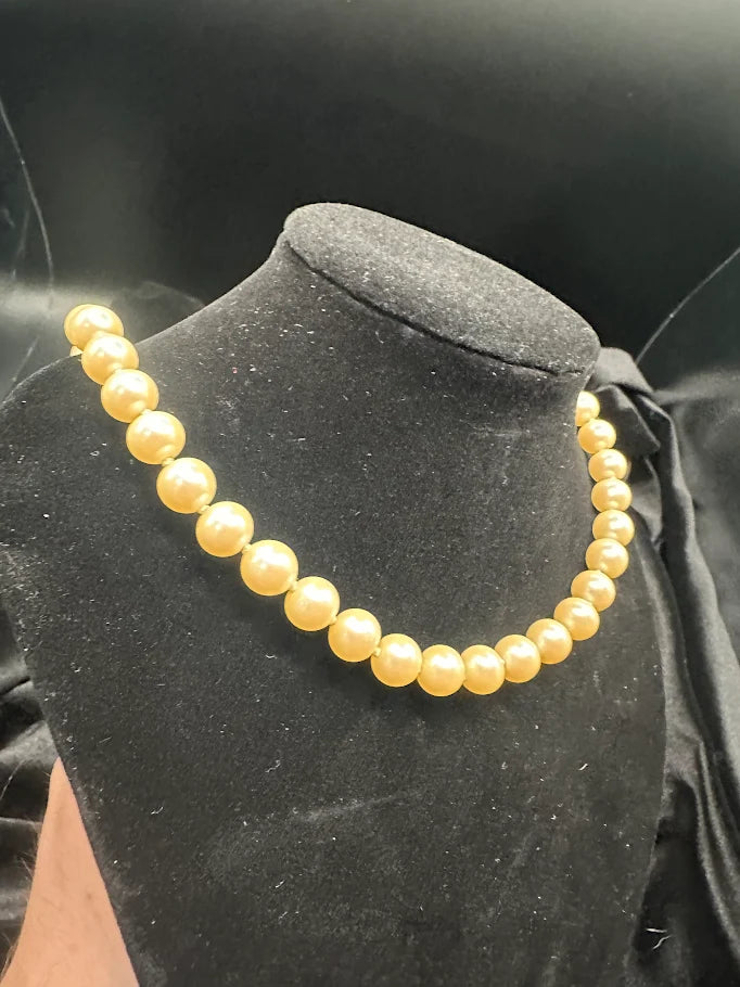 Vintage Peach Pearl Style Necklace with Decorative Crystal Clasp