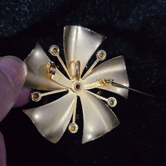 Vintage Gold Tone Blue Rhinestone Flower Brooch with Pendant Loop | Convertible Floral Pin Pendant