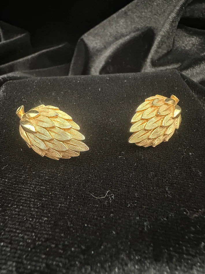 Crown Trifari Gold Tone Layered Leaf Clip Earrings Textured Botanical Vintage Designer Jewelry