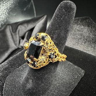 Vintage Signed Gold Tone Black Czech Slovakia Glass Filigree Size 7 Ring