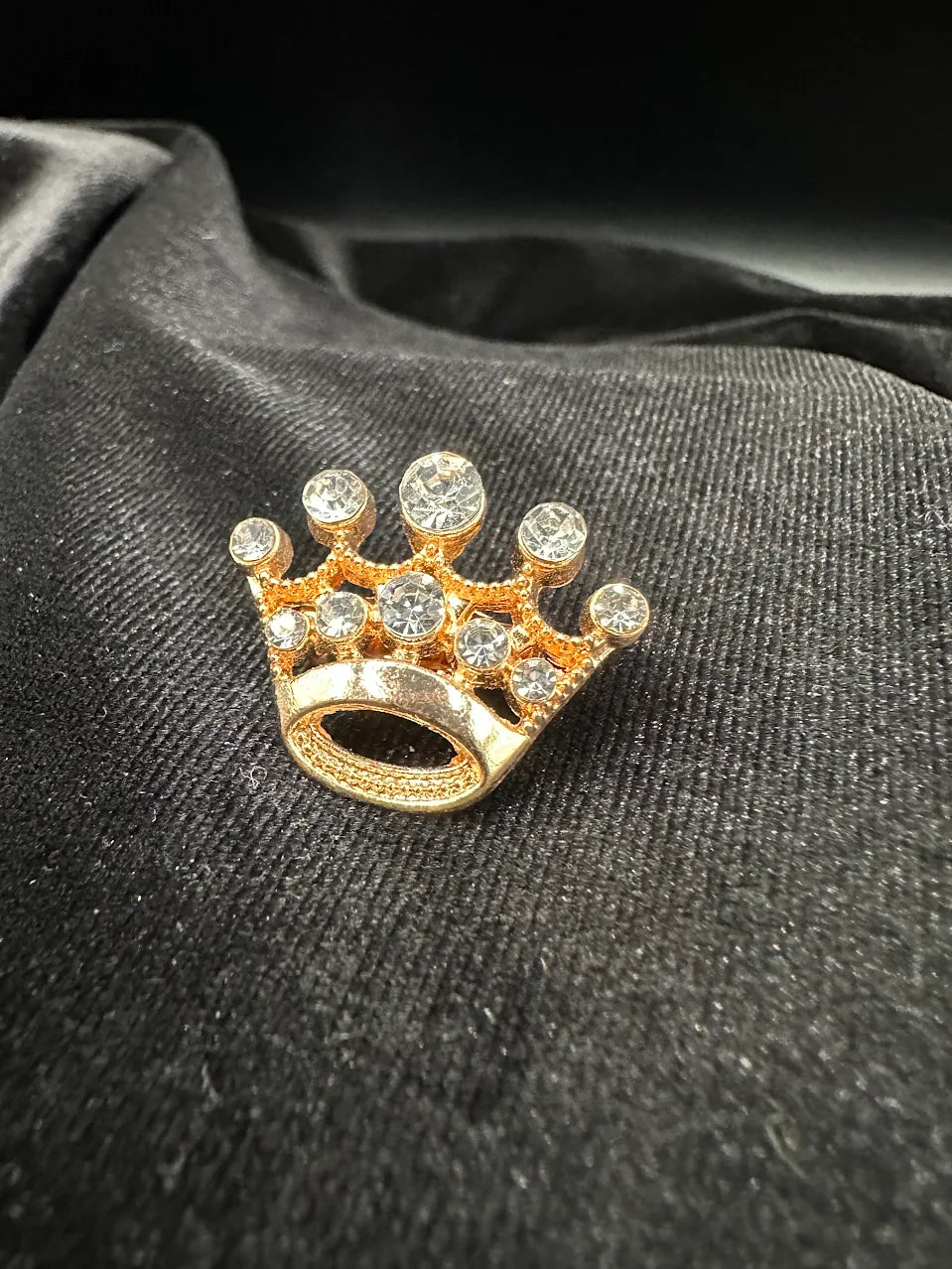 Gold Tone Clear Crystal Crown Brooch