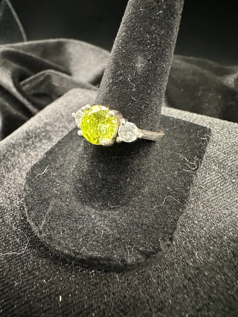 Vintage 925 Sterling Silver Lime Green CZ Three Stone Ring Statement Cocktail Ring Size 6.75