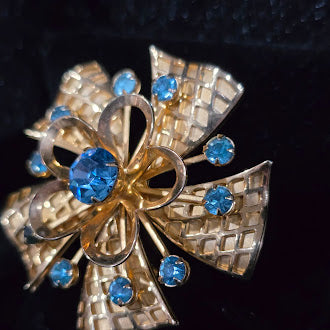 Vintage Gold Tone Blue Rhinestone Flower Brooch with Pendant Loop | Convertible Floral Pin Pendant