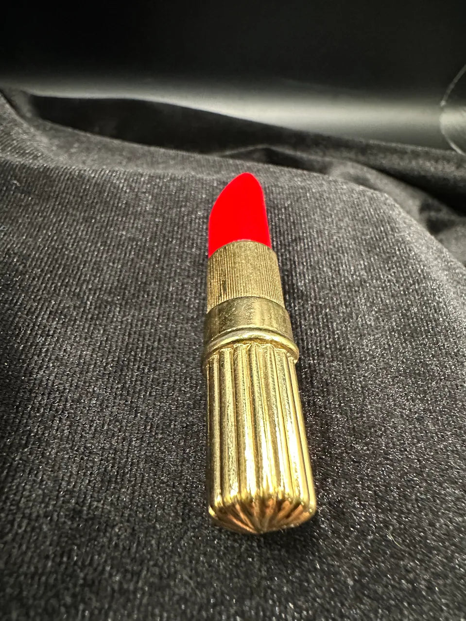 Piscitelli Gold Tone Red Lipstick Brooch