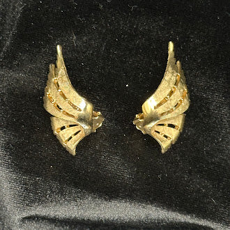 Gold Tone Wing Clip Earrings Sculptural Feather Design Vintage Statement Jewelry Unsigned