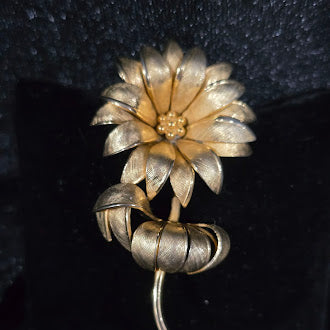 Signed Giovanni Gold Tone Layered Daisy Flower Brooch | Vintage Statement Floral Pin