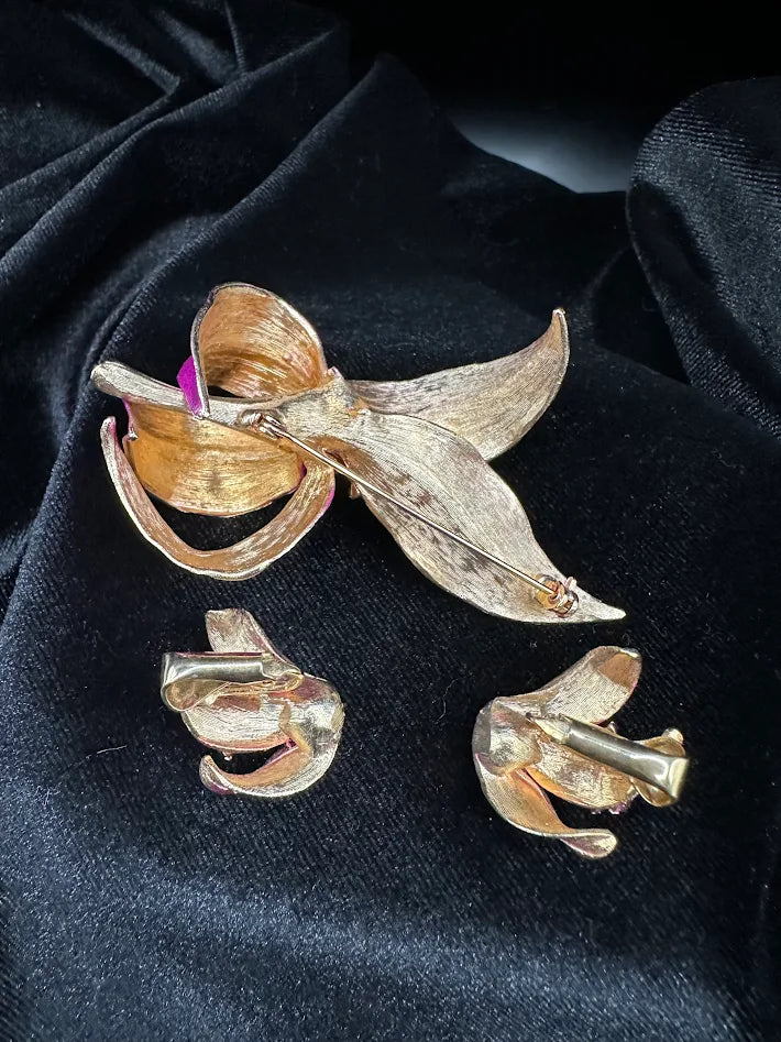 Vintage Pink Enamel Flower Brooch & Clip Earrings Set Rhinestone Gold Tone Mid Century Statement