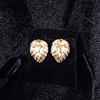 Signed Coro Gold Tone Leaf Cluster Clip-On Earrings | Vintage Textured Botanical Designer Jewelry