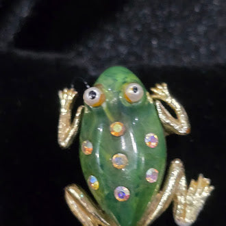 Jelly Belly Frog Brooch Green Lucite Style Body Pin with Rhinestones Gold Tone Legs and Feet Novelty Animal Jewelry Safety Clasp