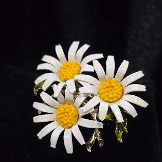 Vintage White Enamel Daisy Flower Brooch Pin with Yellow Centers | Retro Spring Garden Floral Cluster