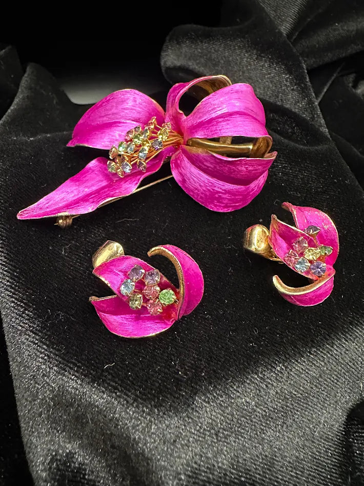 Vintage Pink Enamel Flower Brooch & Clip Earrings Set Rhinestone Gold Tone Mid Century Statement