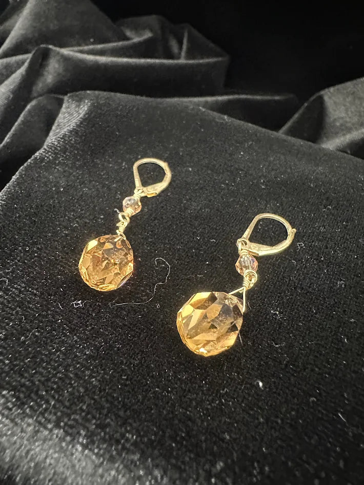 Gold Tone Amber Crystal Drop Earrings Faceted Teardrop Dangle Leverback Elegant Statement Jewelry