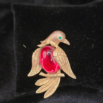 JJ gold tone jelly belly bird brooch with red lucite belly