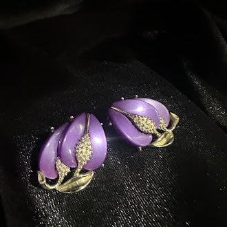 Vintage Lisner Purple Enamel Floral Clip Earrings Gold Tone Retro Mid Century