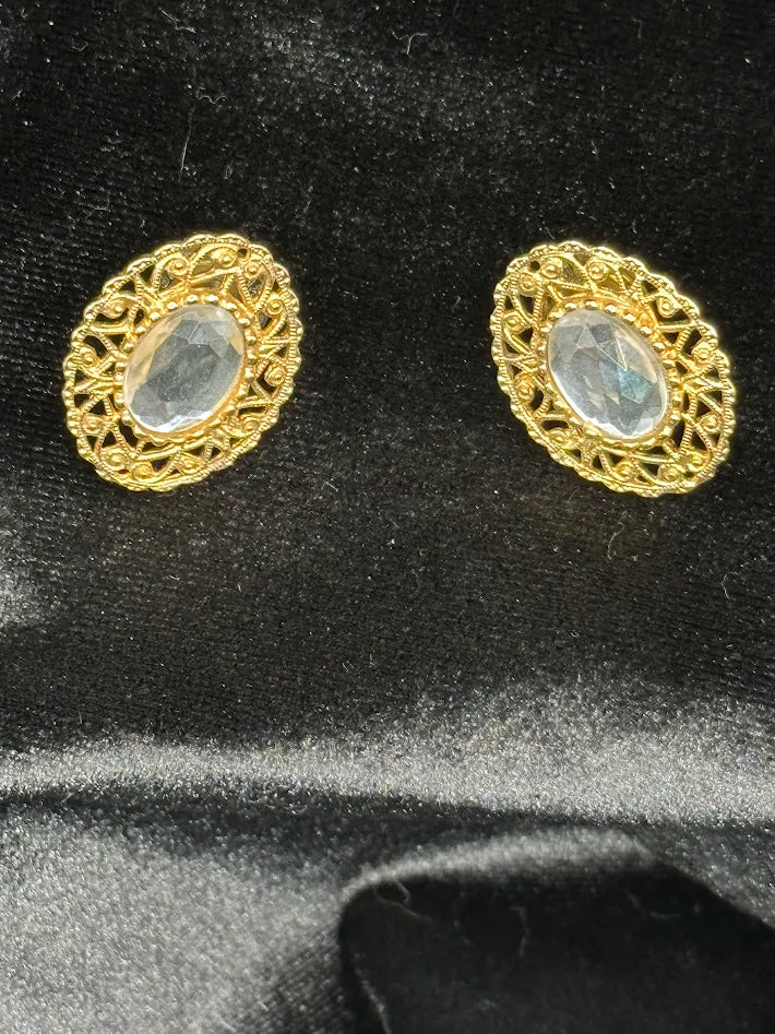 Sarah Coventry Gold Tone Filigree Clip Earrings Oval Clear Crystal Cabochon Vintage Statement Jewelry