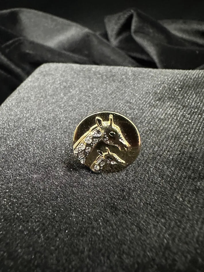 Swarovski Crystal Giraffe Lapel Pin Gold Tone Rhinestone Animal Tie Tack Safari Jewelry