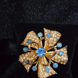 Vintage Gold Tone Blue Rhinestone Flower Brooch with Pendant Loop | Convertible Floral Pin Pendant