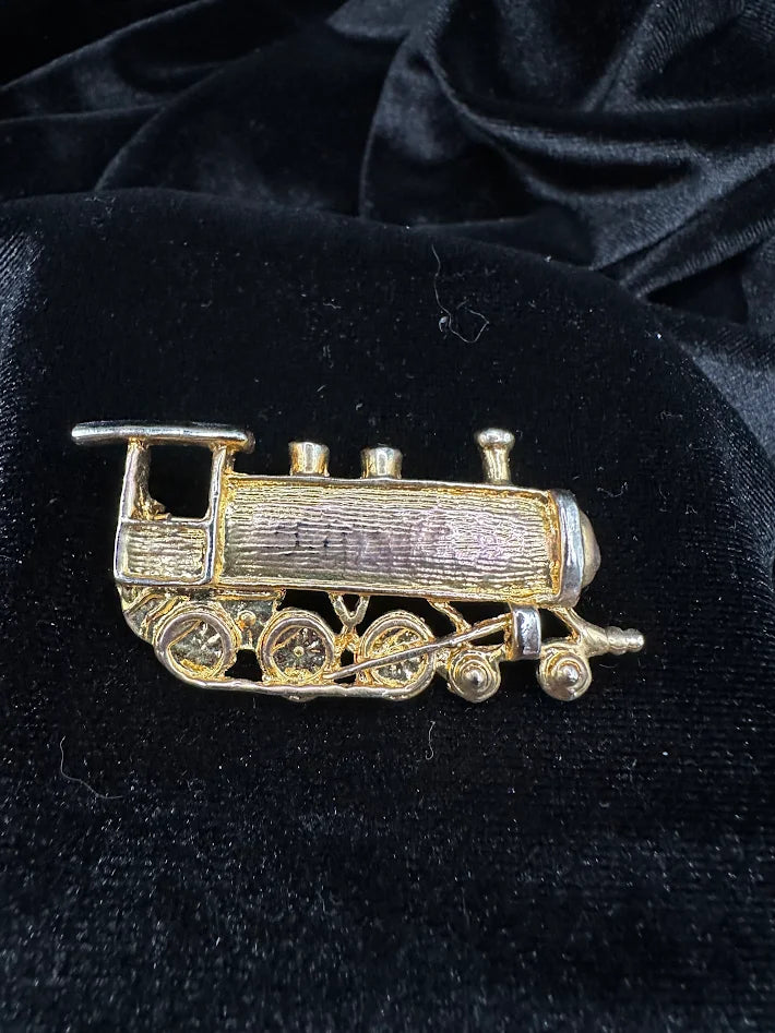 Vintage Steam Locomotive Brooch Gold Tone Train Engine Pin Railroad Enthusiast Jewelry