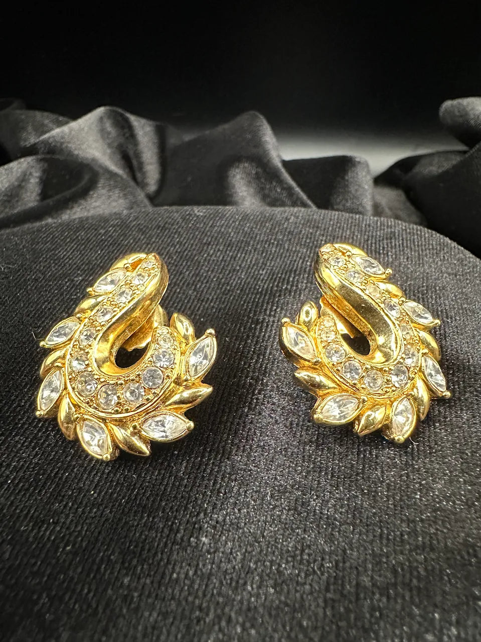 Avon Gold Tone Crystal Paisley Clip On Earrings