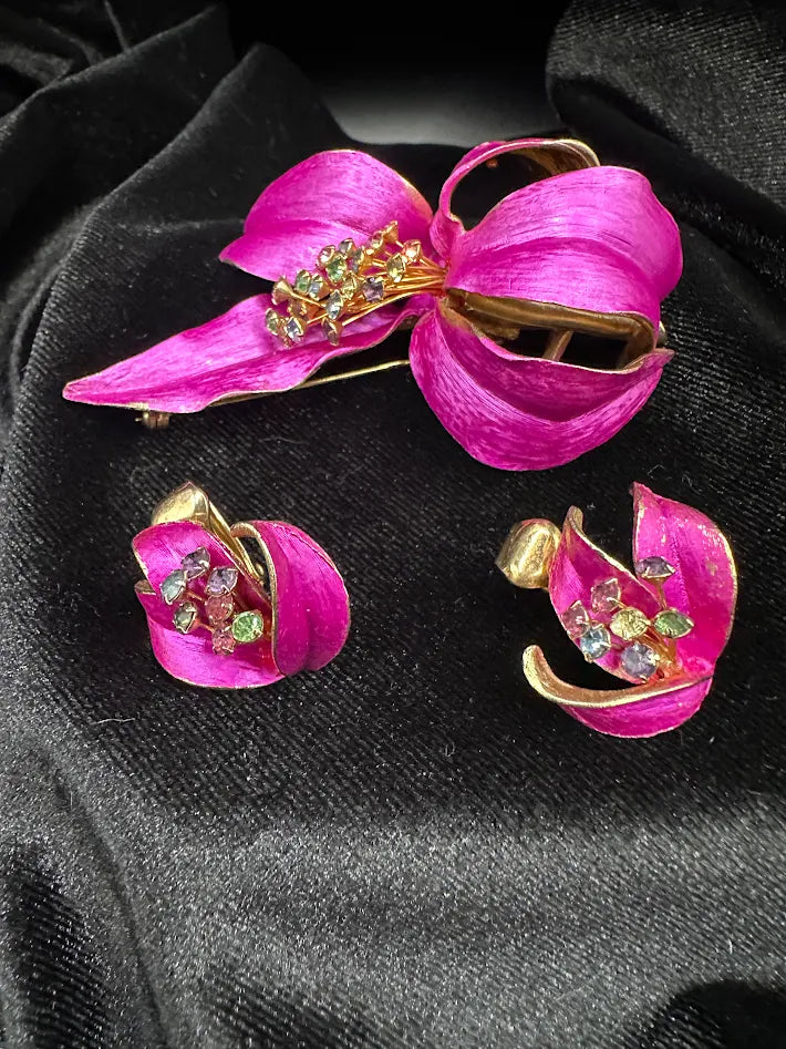 Vintage Pink Enamel Flower Brooch & Clip Earrings Set Rhinestone Gold Tone Mid Century Statement