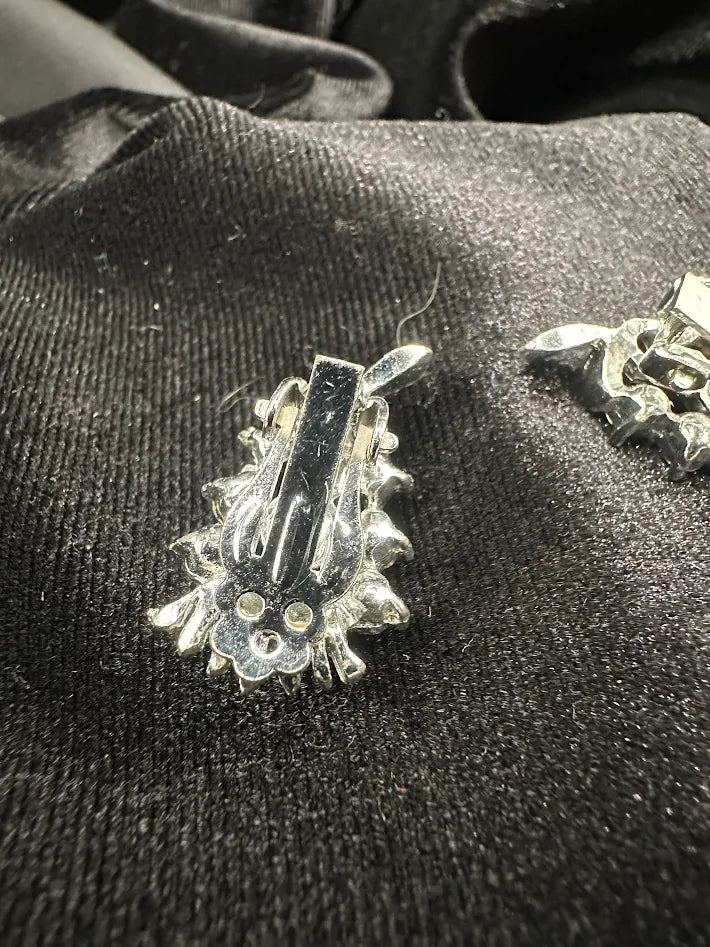 Vintage Silver Tone Blue Rhinestone Floral Clip On Earrings Aurora Borealis Crystal Cluster Statement
