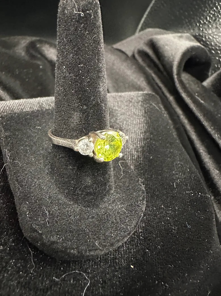 Vintage 925 Sterling Silver Lime Green CZ Three Stone Ring Statement Cocktail Ring Size 6.75