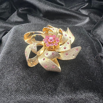 Gold Tone Pink Crystal Pinwheel Brooch Textured Ribbon Swirl Design