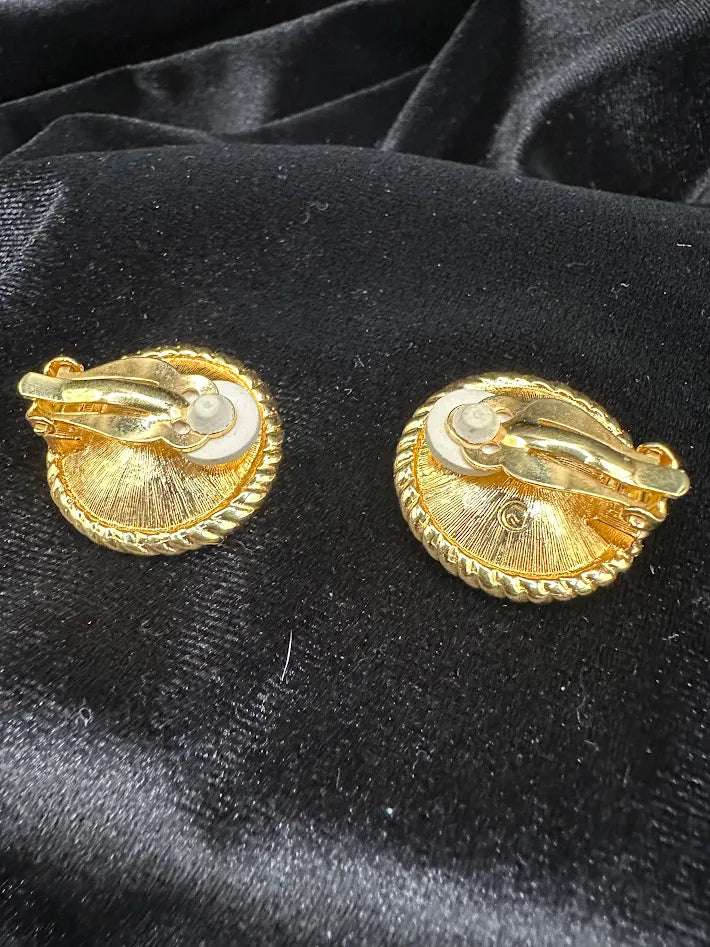Swarovski Gold Tone Magenta Crystal Button Earrings Faceted Round Rhinestone Designer Vintage Jewelry