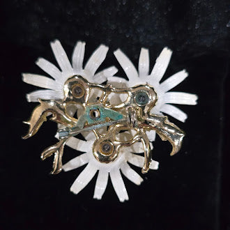 Vintage White Enamel Daisy Flower Brooch Pin with Yellow Centers | Retro Spring Garden Floral Cluster