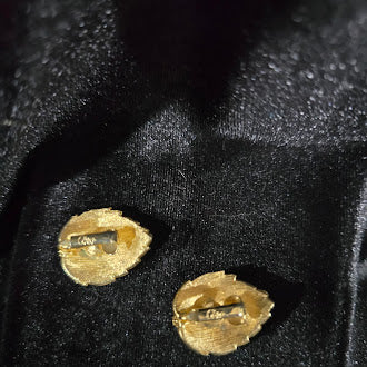 Signed Coro Gold Tone Leaf Cluster Clip-On Earrings | Vintage Textured Botanical Designer Jewelry