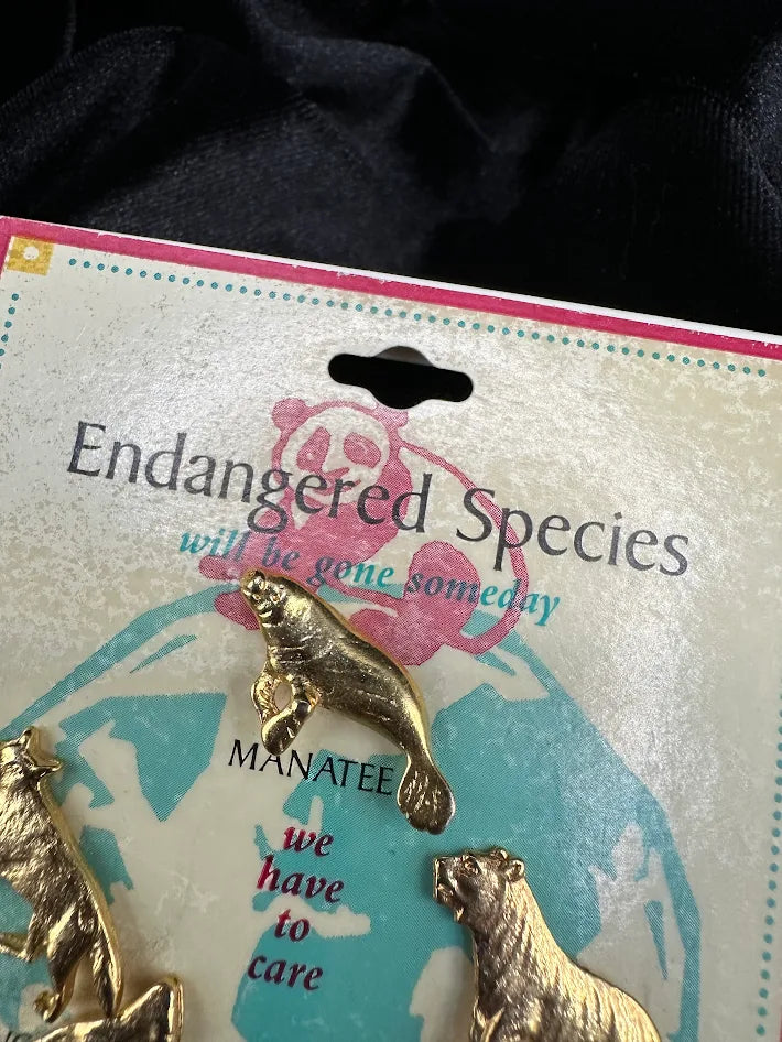 Endangered Species Animal Pin Set Gold Tone Vintage Brooch Collection On Original Card