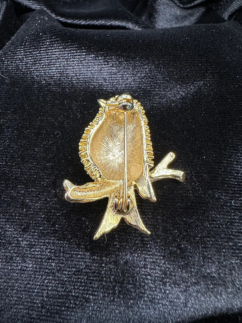 Vintage Gold Tone Textured Bird Brooch Green Eye Perched Songbird Pin Cute Whimsical
