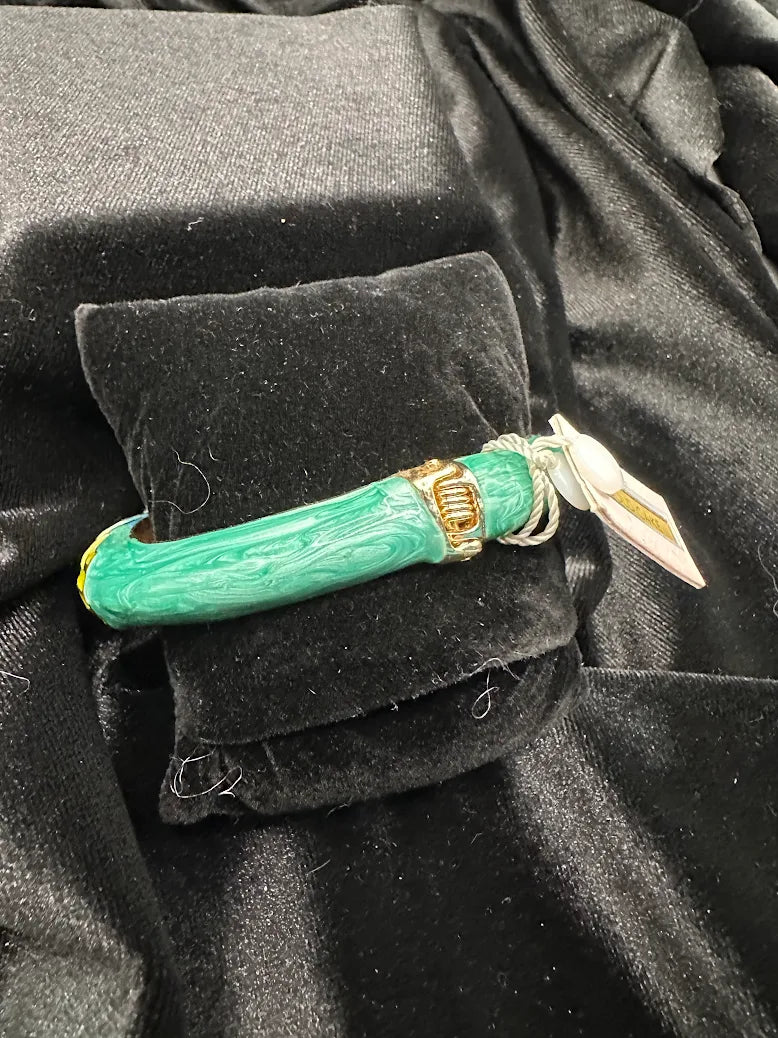 Vintage Gold Cake Couture Green Enamel Hinged Bangle Bracelet Carved Bird Handle Gold Tone Accent