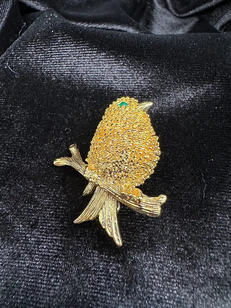 Vintage Gold Tone Textured Bird Brooch Green Eye Perched Songbird Pin Cute Whimsical