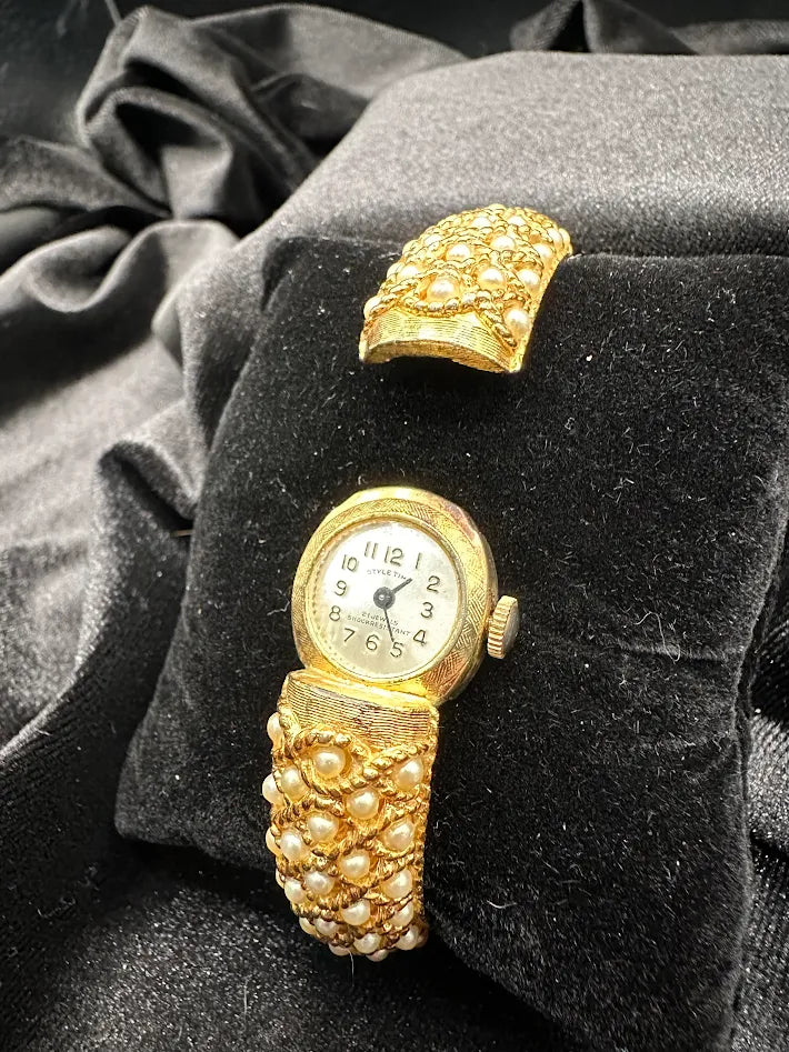 Vintage Style Time Gold Tone Faux Pearl Bracelet Watch Ladies Wristwatch