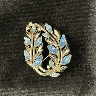 Crown Trifari Gold Tone Blue Enamel Leaf Wreath Brooch Botanical Pin Signed