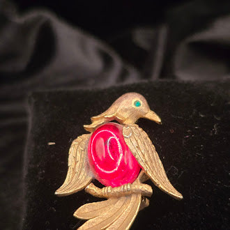 JJ gold tone jelly belly bird brooch with red lucite belly