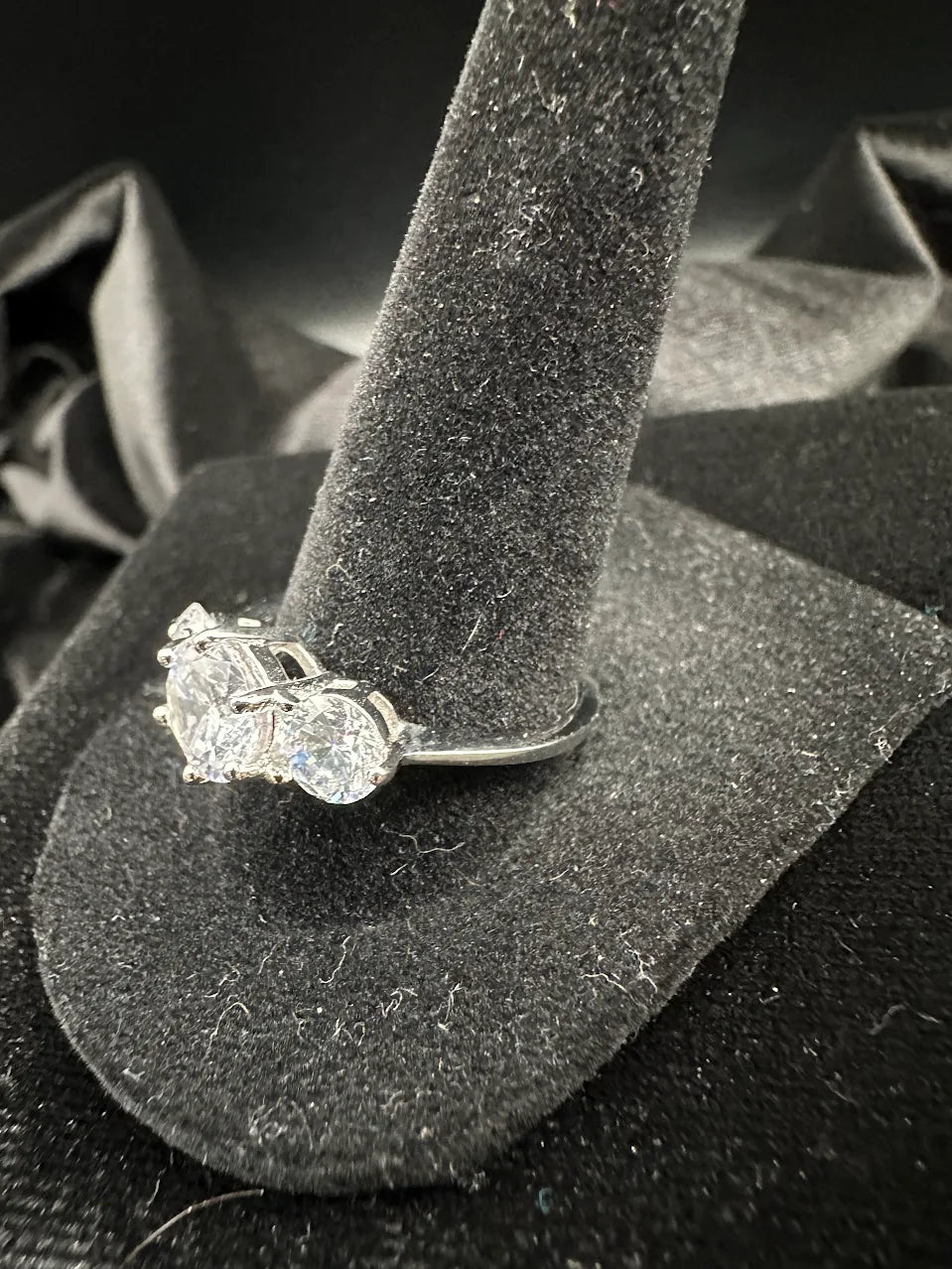 925 Sterling Silver Clear Crystal Three Stone Ring Round Statement Design