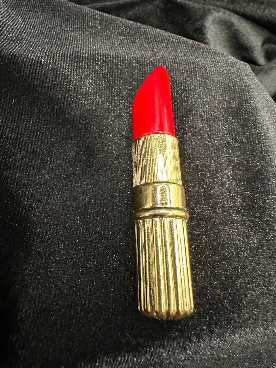 Piscitelli Gold Tone Red Lipstick Brooch