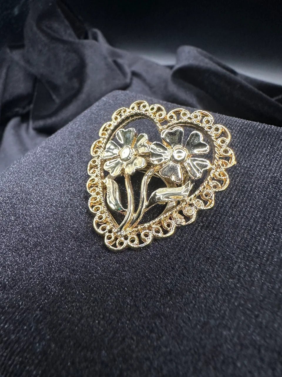 Vintage Gold Tone Heart Floral Brooch with Openwork Filigree Border and Dimensional Flower Design