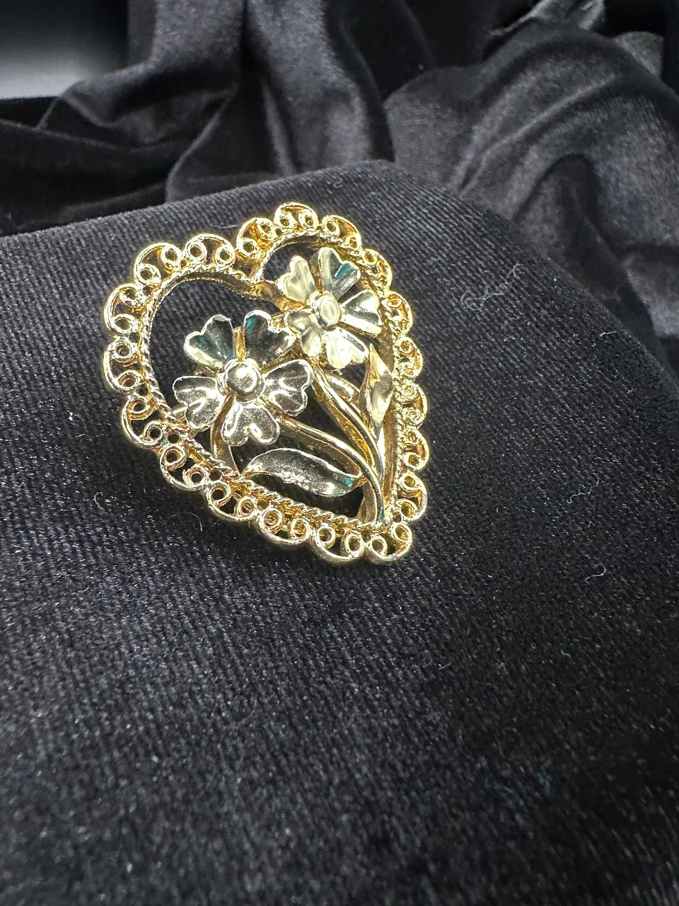 Vintage Gold Tone Heart Floral Brooch with Openwork Filigree Border and Dimensional Flower Design